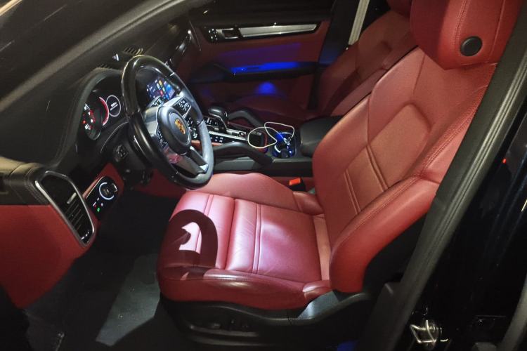 Used Porsche Cayenne 2023 Cayenne Coupé 3.0T Platinum Edition Left Front Seat
