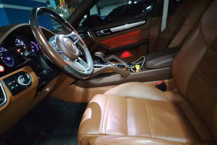 Used Porsche Cayenne 2023 Cayenne 3.0T Platinum Edition Left Front Seat
