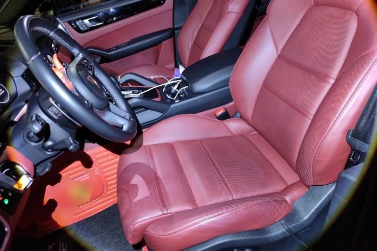 Used Porsche Cayenne 2023 Cayenne Coupé 3.0T Left Front Seat