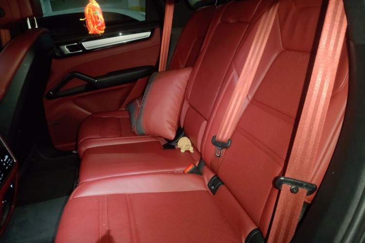 Used Porsche Cayenne 2023 Cayenne 3.0T Platinum Edition Left Rear Seat