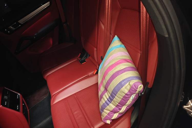 Used Porsche Cayenne 2023 Cayenne S 2.9T Platinum Edition Left Rear Seat