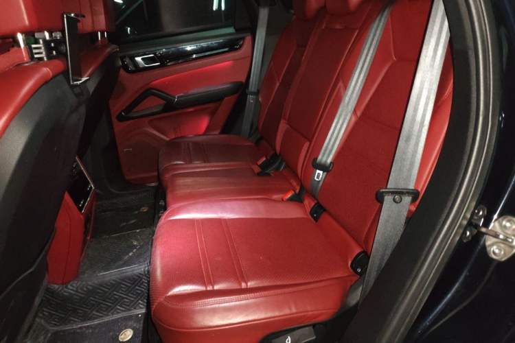 Used Porsche Cayenne 2023 Cayenne 3.0T Platinum Edition Left Rear Seat