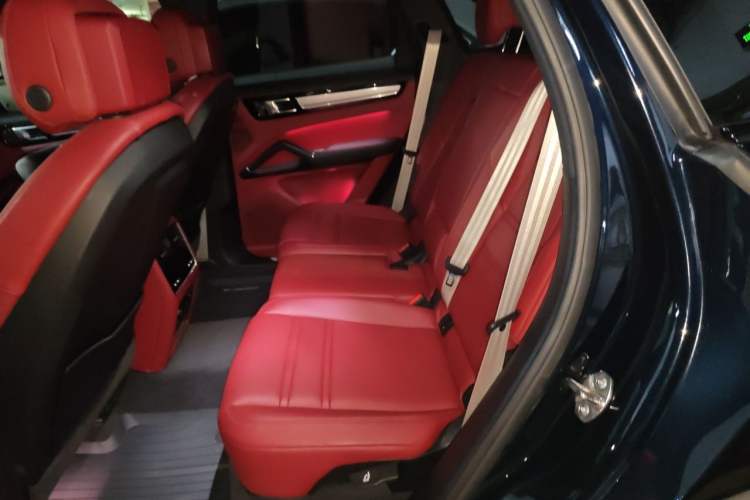 Used Porsche Cayenne 2023 Cayenne 3.0T Platinum Edition Left Rear Seat