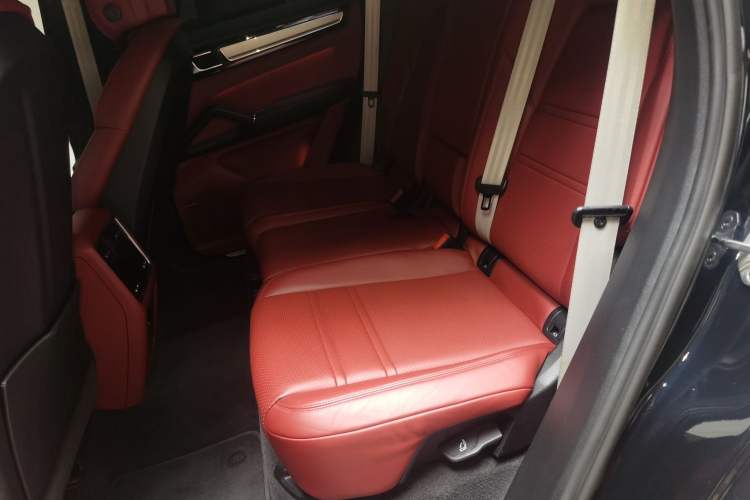 Used Porsche Cayenne 2023 Cayenne 3.0T Platinum Edition Left Rear Seat