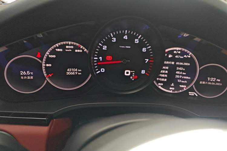 Used Porsche Cayenne 2023 Cayenne 3.0T Platinum Edition Odometer Close Up