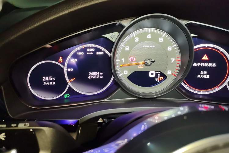 Used Porsche Cayenne 2023 Cayenne Coupé 3.0T Odometer Close Up