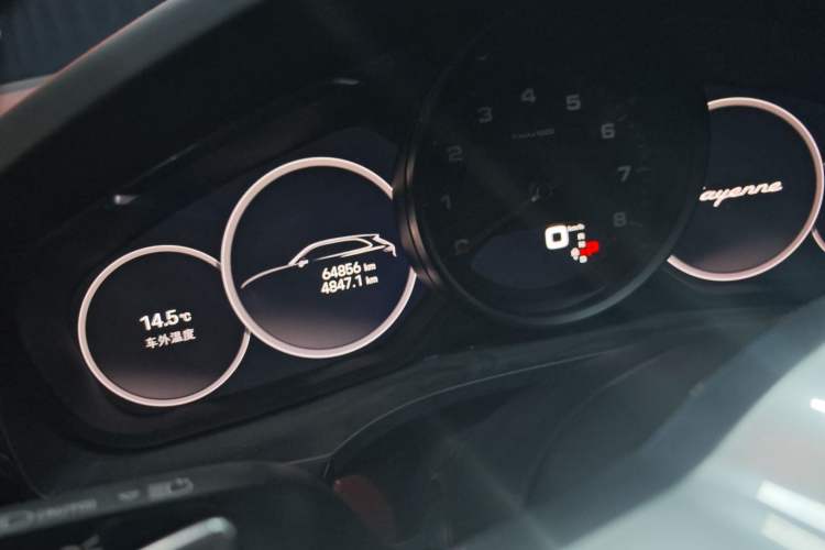 Used Porsche Cayenne 2023 Cayenne 3.0T Odometer Close Up