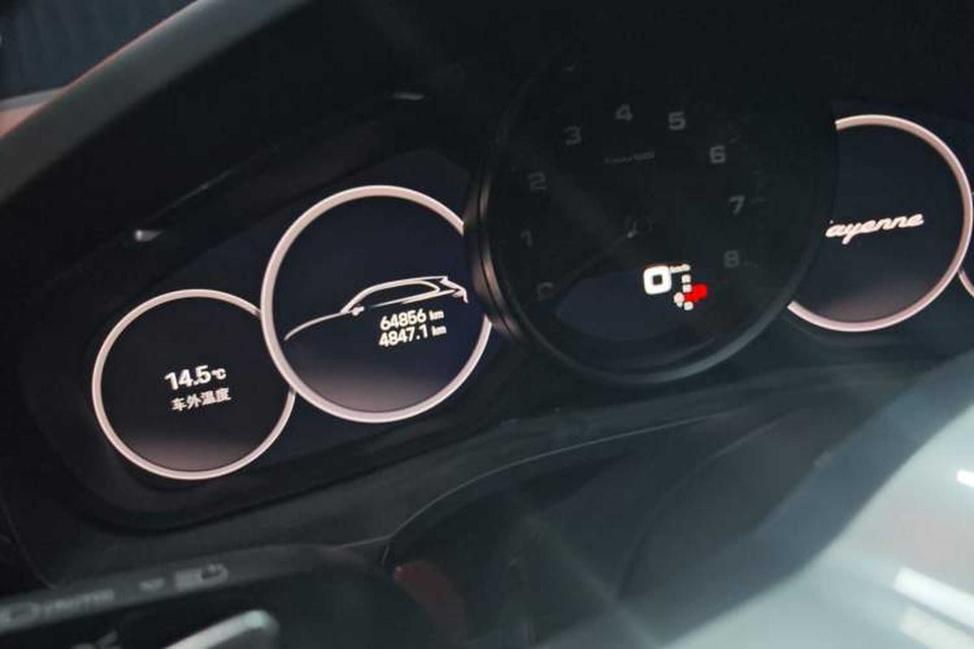 Used Porsche Cayenne 2023 Cayenne 3.0T Odometer Close Up