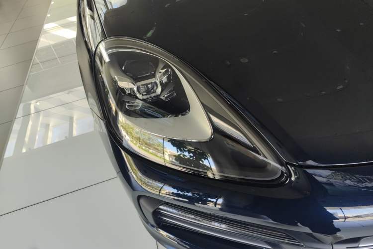 Used Porsche Cayenne 2023 Cayenne 3.0T Right Front Headlight