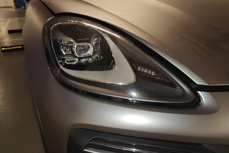 Used Porsche Cayenne 2023 Cayenne 3.0T Right Front Headlight