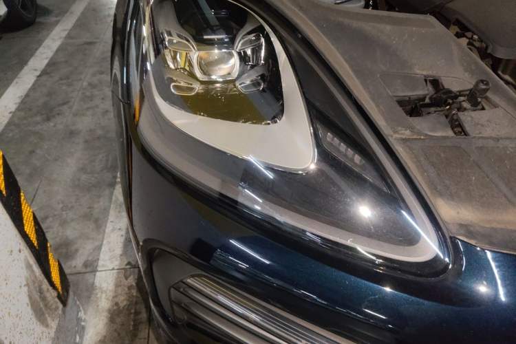 Used Porsche Cayenne 2023 Cayenne 3.0T Platinum Edition Right Front Headlight