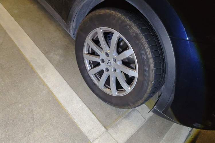 Used Porsche Cayenne 2023 Cayenne 3.0T Right Front Wheel Hub