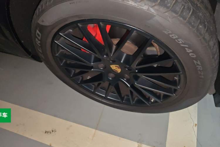 Used Porsche Cayenne 2023 Cayenne 3.0T Platinum Edition Right Front Wheel Hub