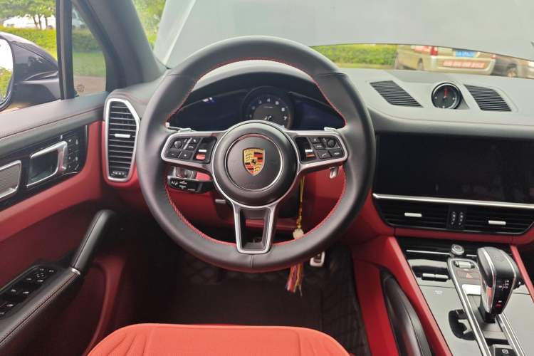 Used Porsche Cayenne 2023 Cayenne 3.0T Platinum Edition Steering Wheel