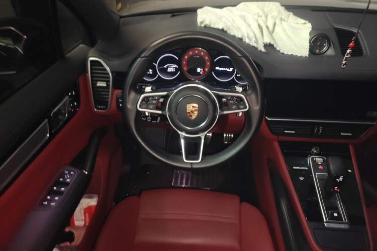 Used Porsche Cayenne 2023 Cayenne S 2.9T Platinum Edition Steering Wheel