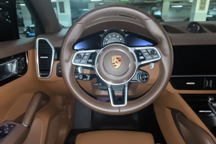 Used Porsche Cayenne 2023 Cayenne 3.0T Platinum Edition Steering Wheel