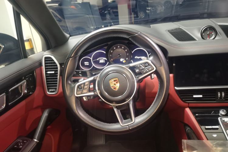Used Porsche Cayenne 2023 Cayenne 3.0T Platinum Edition Steering Wheel