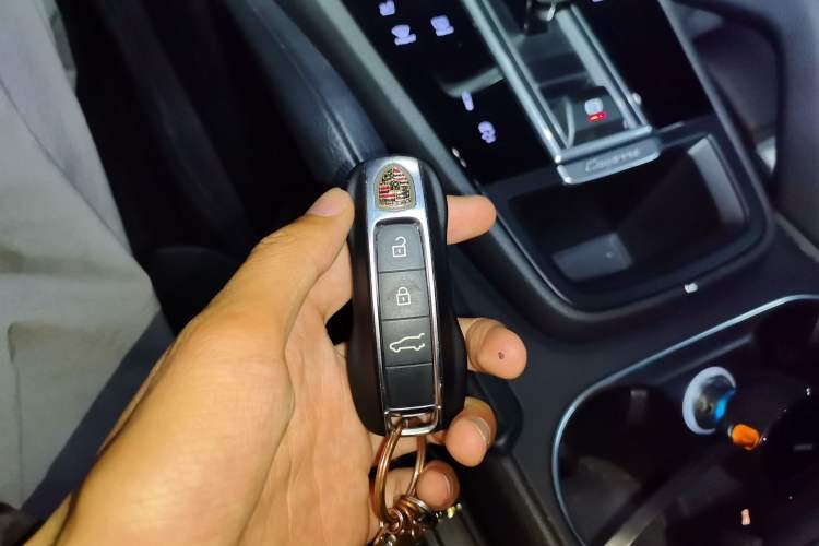 Used Porsche Cayenne 2023 Cayenne Coupé 3.0T Vehicle Key