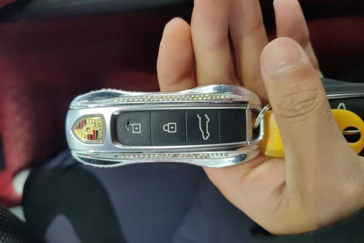 Used Porsche Cayenne 2023 Cayenne 3.0T Vehicle Key