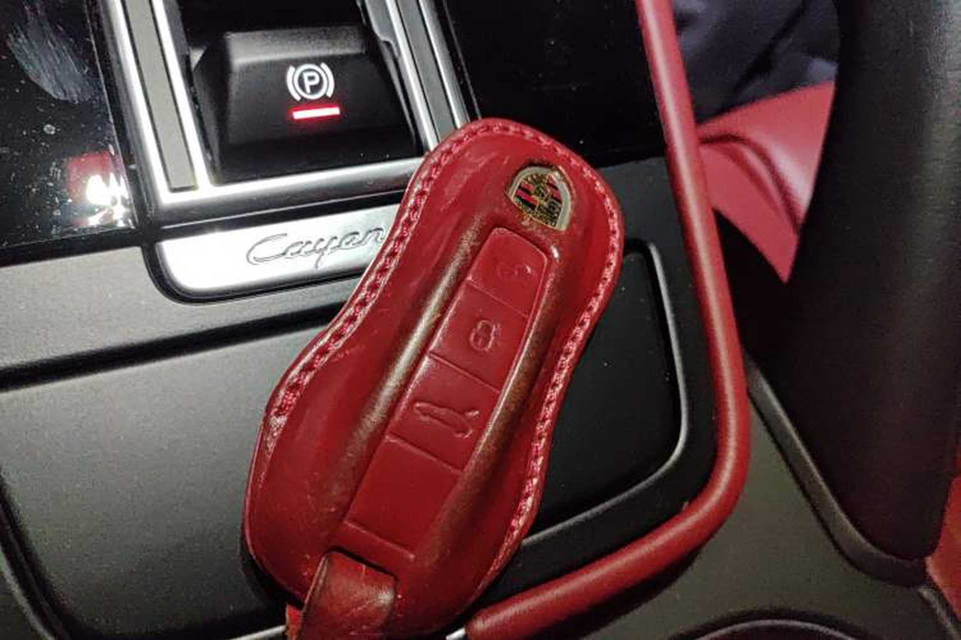 Used Porsche Cayenne 2023 Cayenne Coupé 3.0T Platinum Edition Vehicle Key