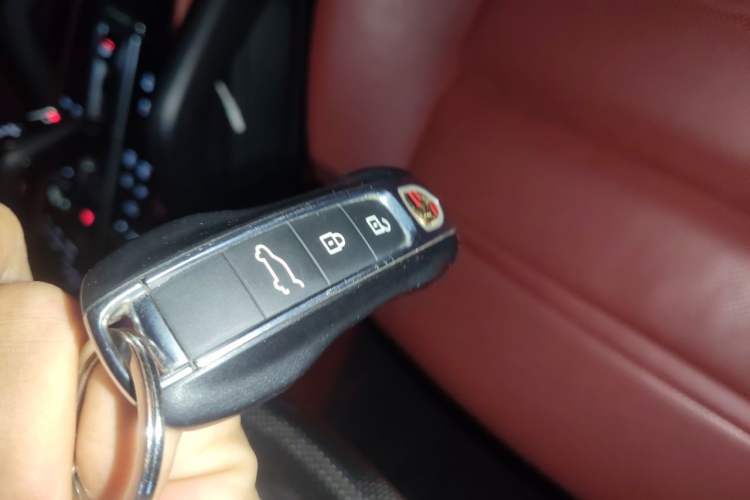 Used Porsche Cayenne 2023 Cayenne 3.0T Platinum Edition Vehicle Key