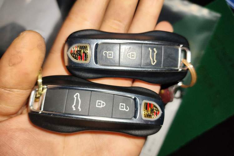 Used Porsche Cayenne 2023 Cayenne 3.0T Platinum Edition Vehicle Key