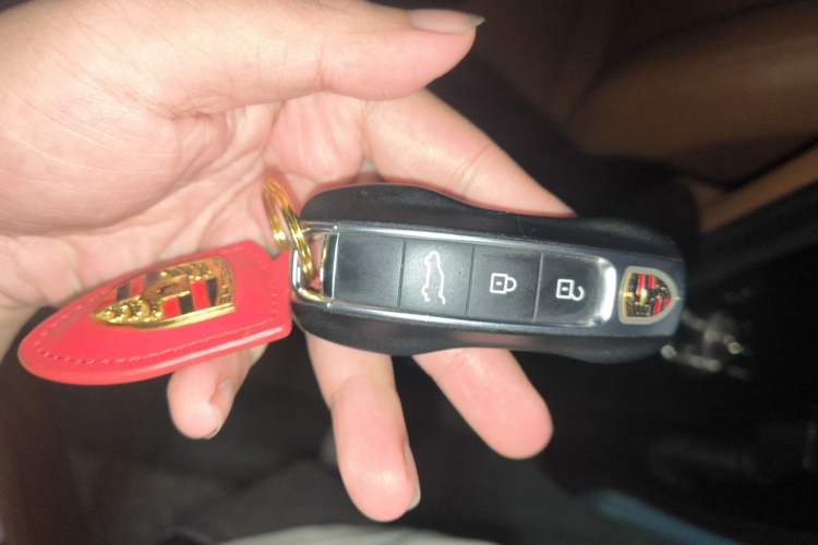 Used Porsche Cayenne 2023 Cayenne 3.0T Platinum Edition Vehicle Key