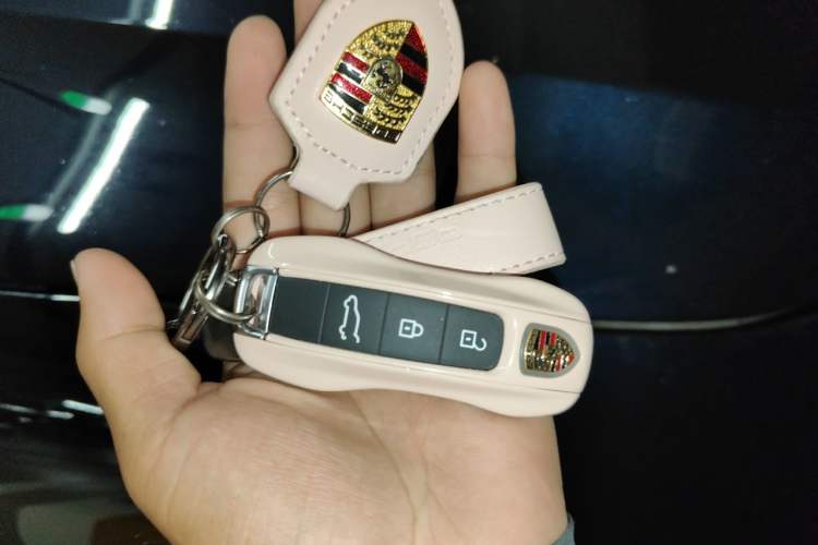 Used Porsche Cayenne 2023 Cayenne Coupé 3.0T Vehicle Key