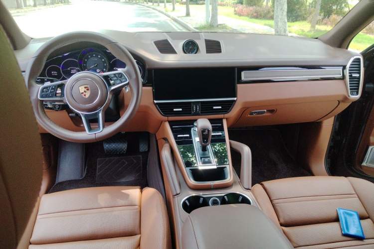 Used Porsche Cayenne 2023 Cayenne 3.0T Platinum Edition Center Console