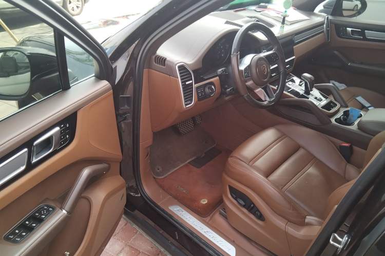 Used Porsche Cayenne 2023 Cayenne 3.0T Platinum Edition Driver Seat