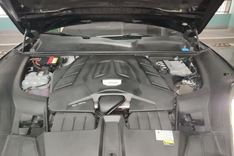 Used Porsche Cayenne 2023 Cayenne 3.0T Platinum Edition Engine Bay