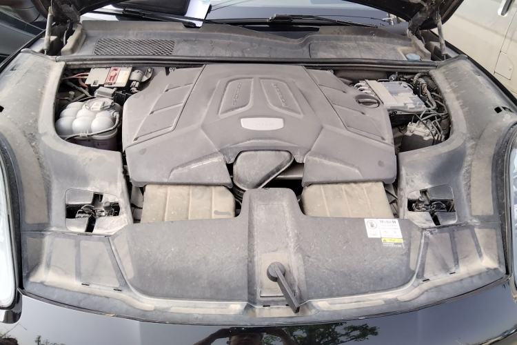 Used Porsche Cayenne 2023 Cayenne 3.0T Platinum Edition Engine Bay