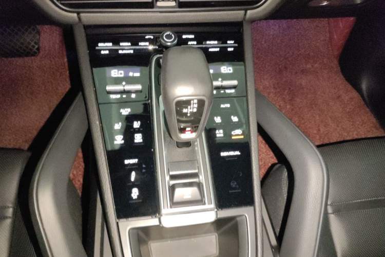Used Porsche Cayenne 2023 Cayenne 3.0T Platinum Edition Gear Lever