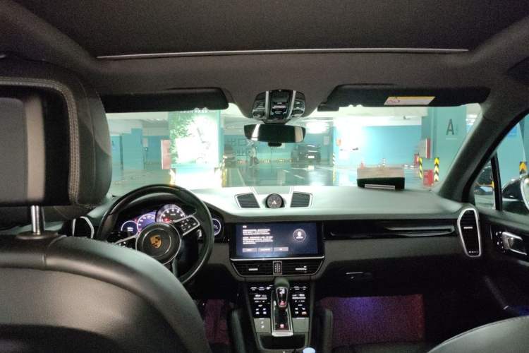 Used Porsche Cayenne 2023 Cayenne 3.0T Platinum Edition Headliner
