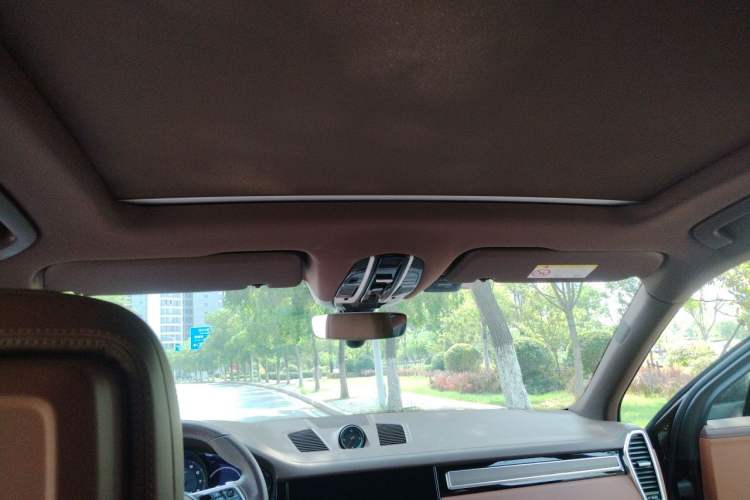 Used Porsche Cayenne 2023 Cayenne 3.0T Platinum Edition Headliner
