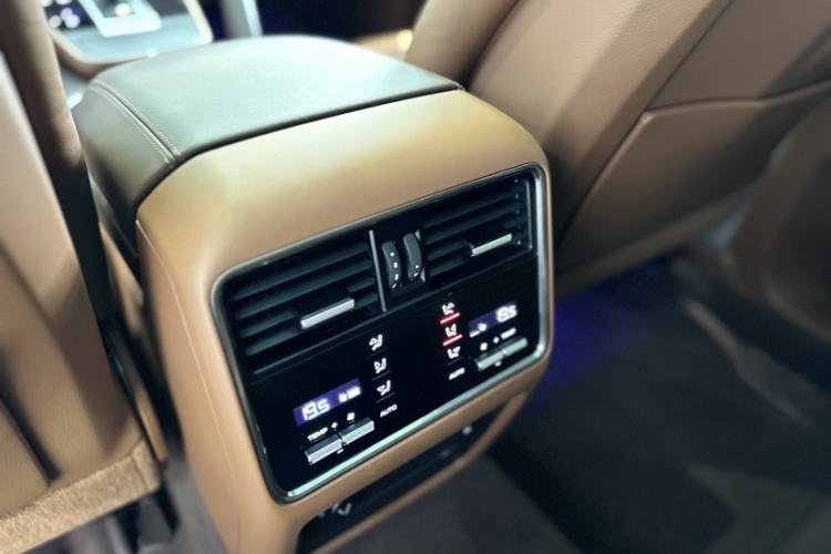 Used Porsche Cayenne 2023 Cayenne 3.0T Platinum Edition Interior 6