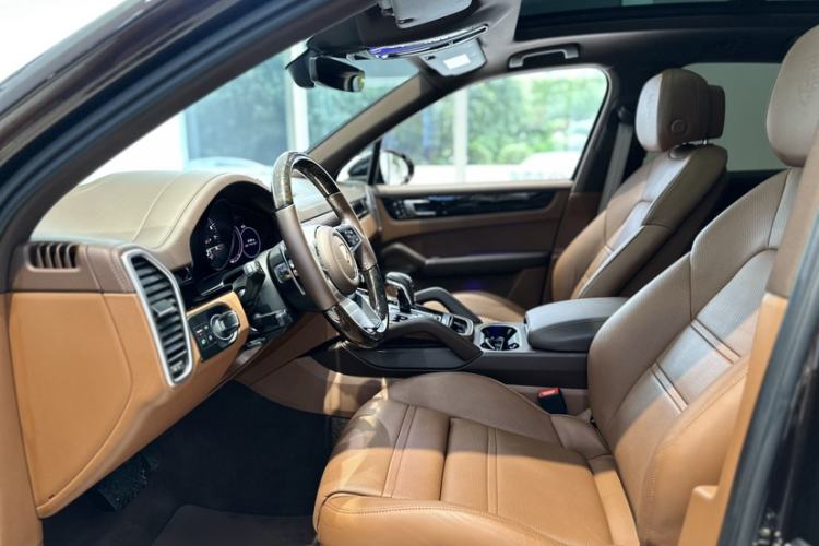 Used Porsche Cayenne 2023 Cayenne 3.0T Platinum Edition Left Front Seat