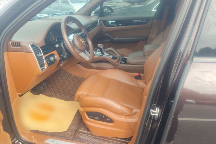 Used Porsche Cayenne 2023 Cayenne 3.0T Platinum Edition Left Front Seat