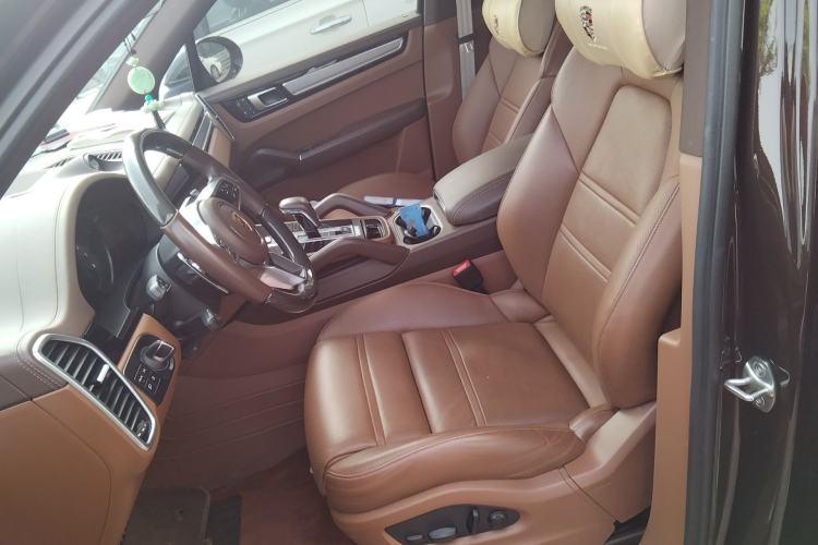 Used Porsche Cayenne 2023 Cayenne 3.0T Platinum Edition Left Front Seat