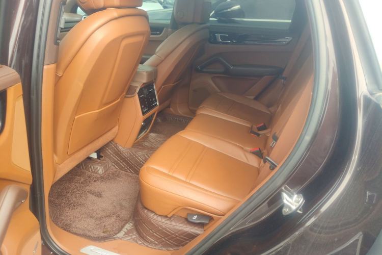 Used Porsche Cayenne 2023 Cayenne 3.0T Platinum Edition Left Rear Seat