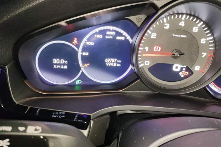 Used Porsche Cayenne 2023 Cayenne 3.0T Platinum Edition Odometer Close Up