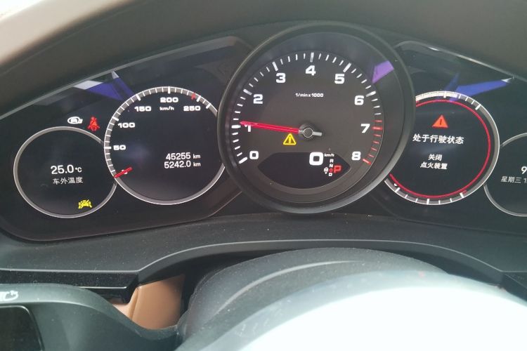 Used Porsche Cayenne 2023 Cayenne 3.0T Platinum Edition Odometer Close Up