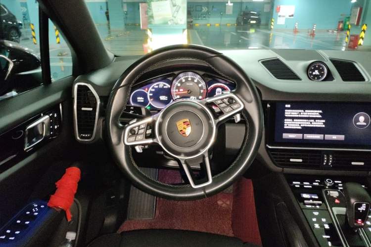Used Porsche Cayenne 2023 Cayenne 3.0T Platinum Edition Steering Wheel