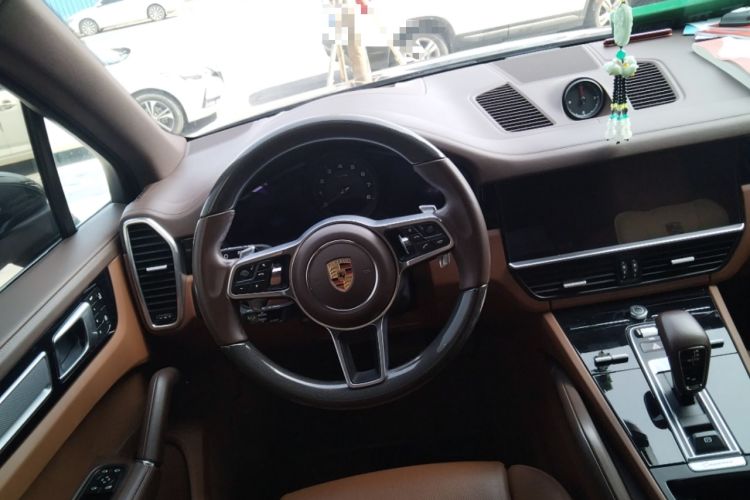 Used Porsche Cayenne 2023 Cayenne 3.0T Platinum Edition Steering Wheel