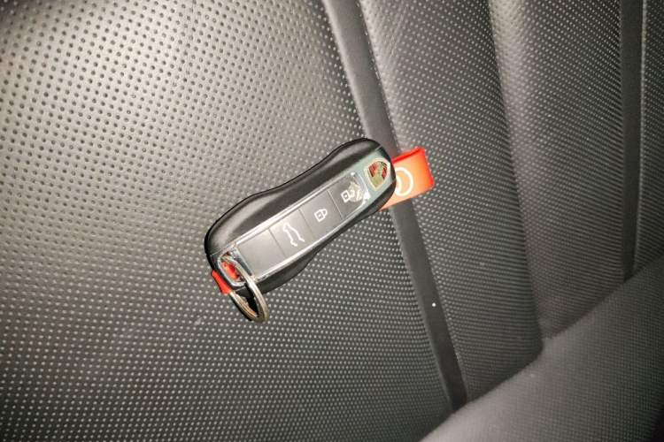 Used Porsche Cayenne 2023 Cayenne 3.0T Platinum Edition Vehicle Key