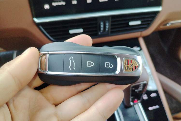 Used Porsche Cayenne 2023 Cayenne 3.0T Platinum Edition Vehicle Key