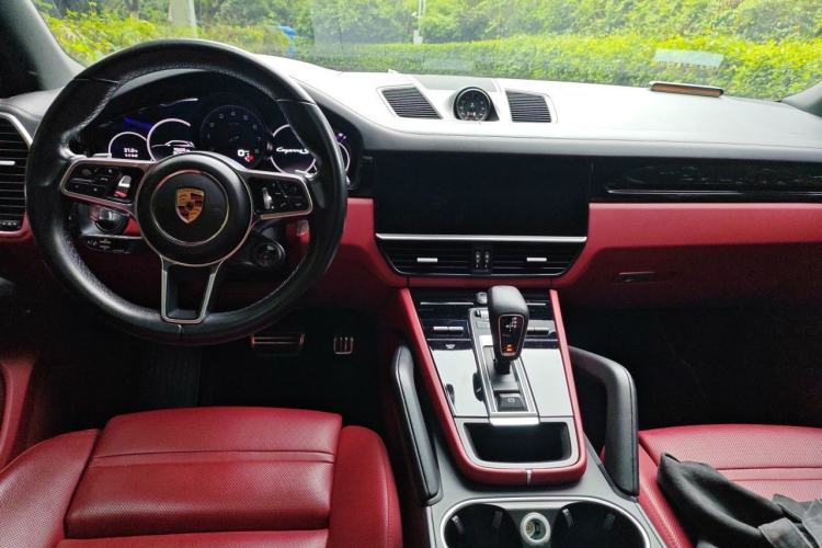 Used Porsche Cayenne 2023 Cayenne S 2.9T Center Console