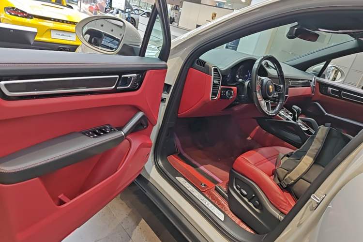 Used Porsche Cayenne 2023 Cayenne 3.0T Platinum Edition Driver Seat