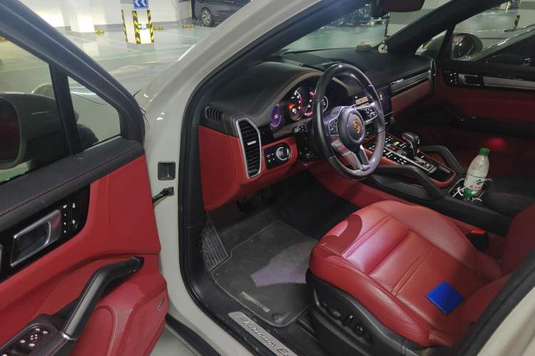 Used Porsche Cayenne 2023 Cayenne 3.0T Platinum Edition Driver Seat