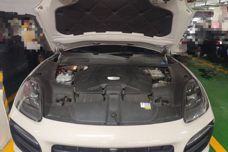 Used Porsche Cayenne 2023 Cayenne S 2.9T Engine Bay
